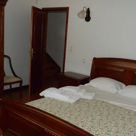 With 4 Bedrooms In Pte. De Lima, With Wonderful Mountain View, P